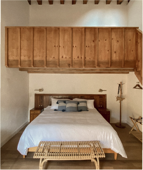 King Bed (shared with upper level mezzanine - 2 rooms available)